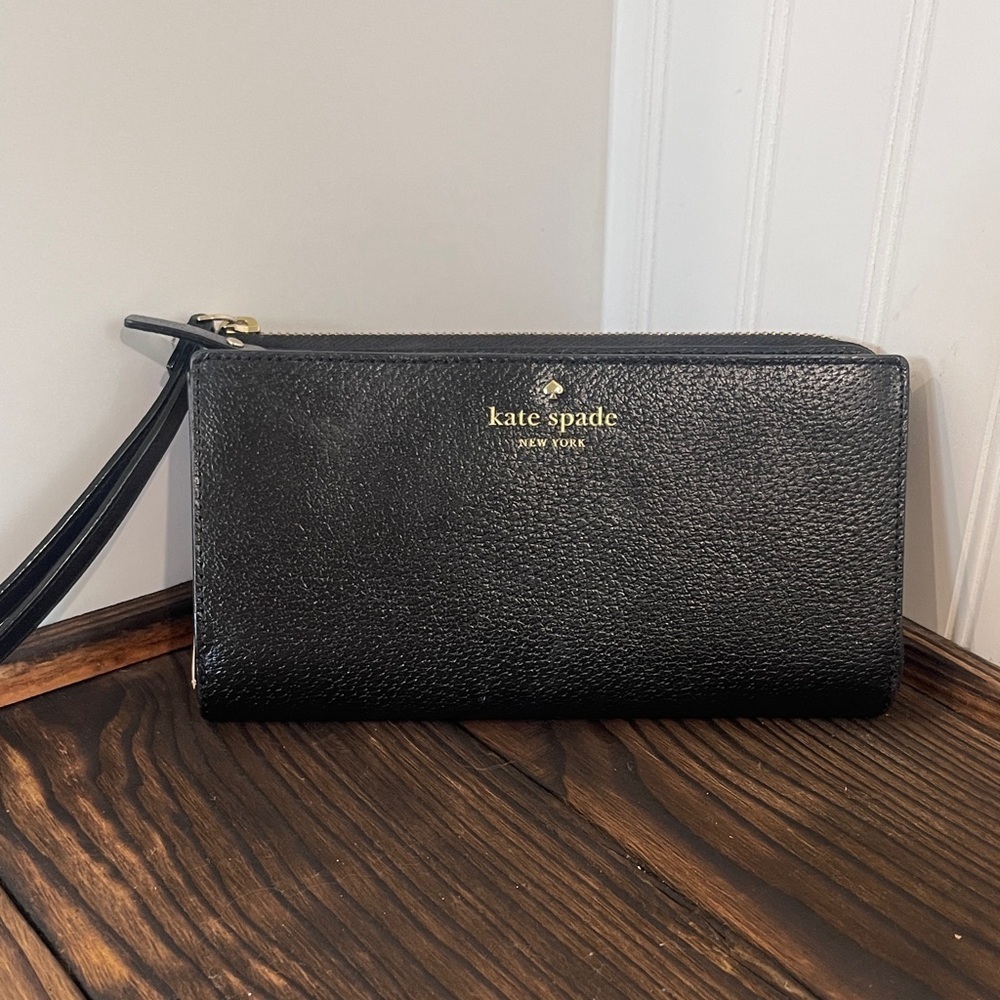 NWT Kate Spade Layton Grand Street Black Pebbled Leather Wristlet